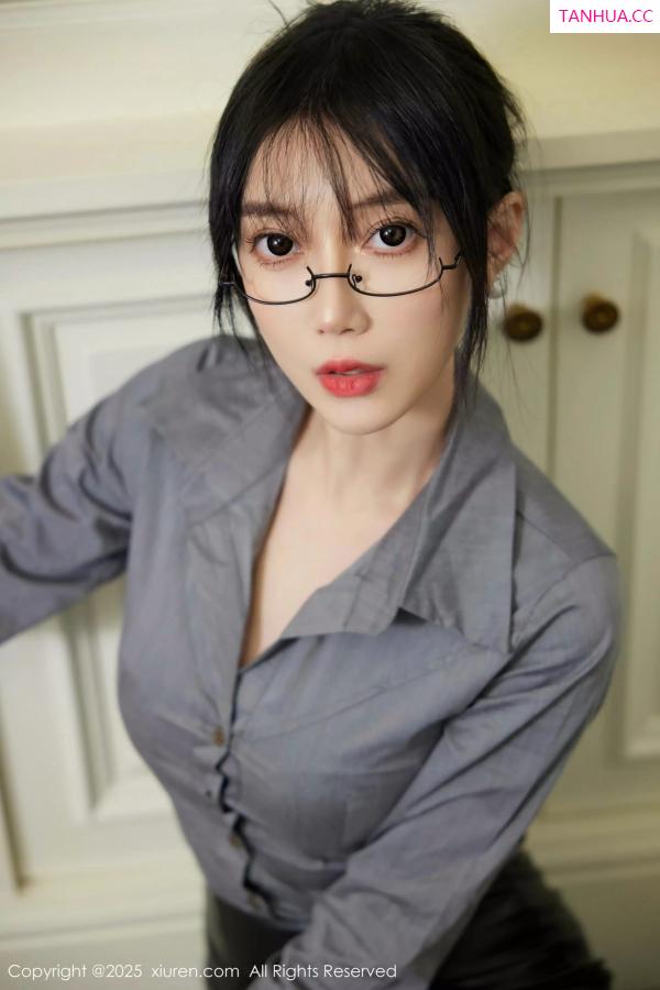 玥儿玥  [XiuRen]高清写真图 2025.03.19 No.10043 玥儿玥er 杭州旅拍第21张图片